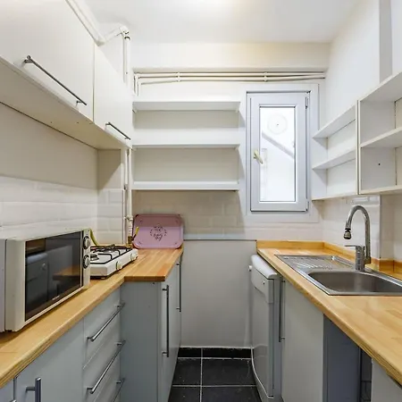 2 Bedroom Comfortable With View Near Istiklal Street In Beyoglu *