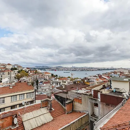 2 Bedroom Comfortable With View Near Istiklal Street In Beyoglu Appartement Istambul