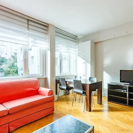2 Bedroom Comfortable With View Near Istiklal Street In Beyoglu Appartement