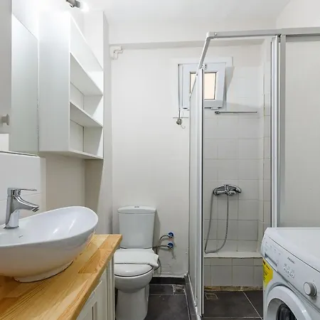 2 Bedroom Comfortable With View Near Istiklal Street In Beyoglu Appartement *