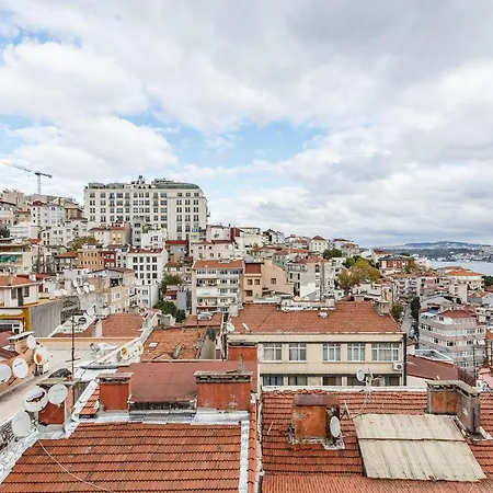 Appartement 2 Bedroom Comfortable With View Near Istiklal Street In Beyoglu Istambul