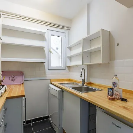 2 Bedroom Comfortable With View Near Istiklal Street In Beyoglu